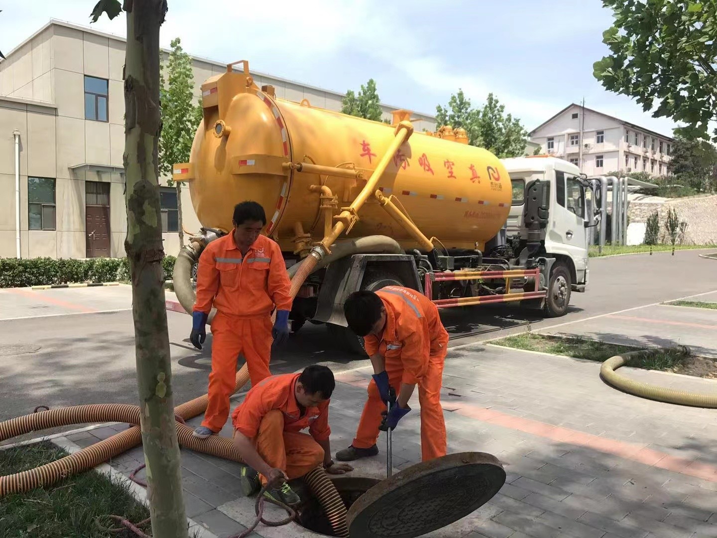 海丰化粪池清理与5-8吨吸粪车施工效率分析
